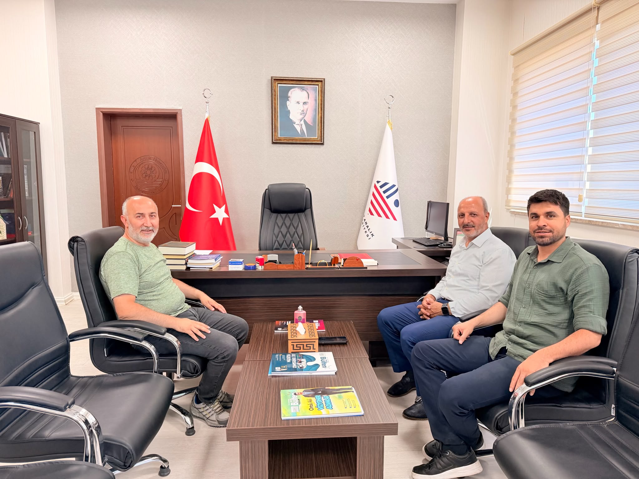 İl Müftü Yardımcıları Dr. Abdulhekim Öz ve Muhammed Ayazgök Fakültemize Veda Ziyaretinde Bulundu